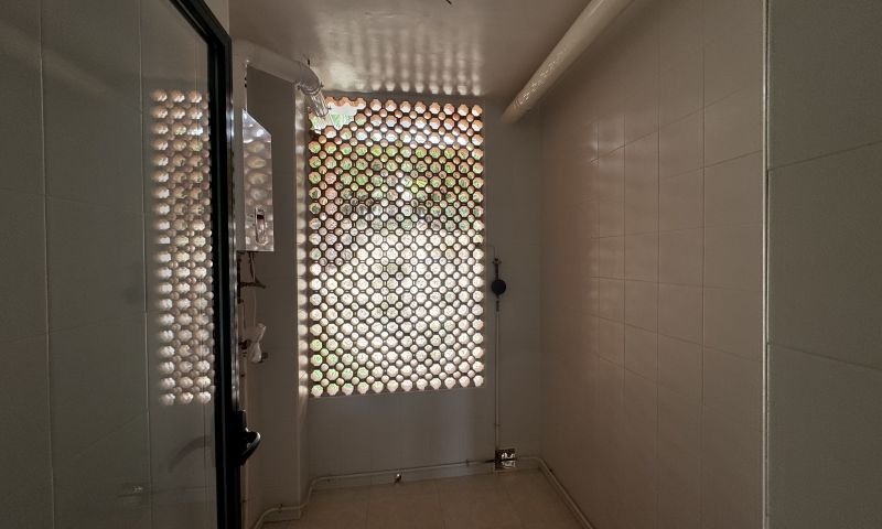 Bright top-floor apartment with 2 bedrooms and 2 bathrooms in an exclusive urbanization