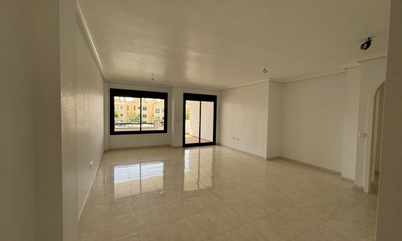 Bright top-floor apartment with 2 bedrooms and 2 bathrooms in an exclusive urbanization