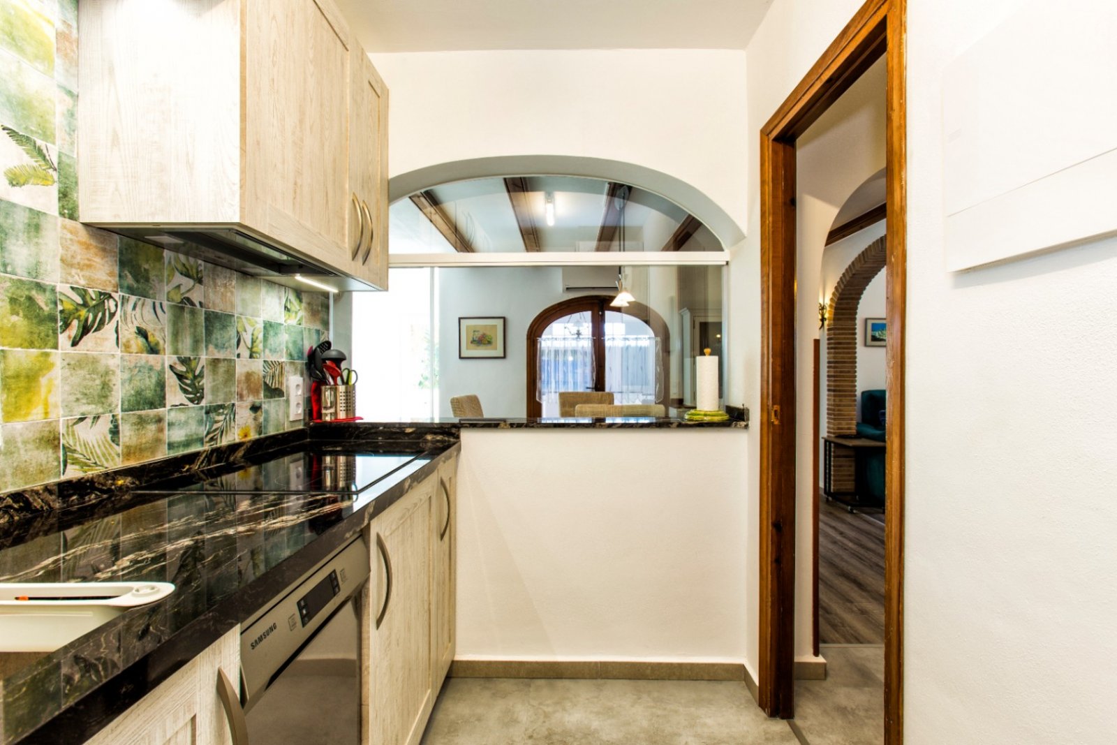 Spacious villa with 5 bedrooms, 3 bathrooms, guest WC and private pool