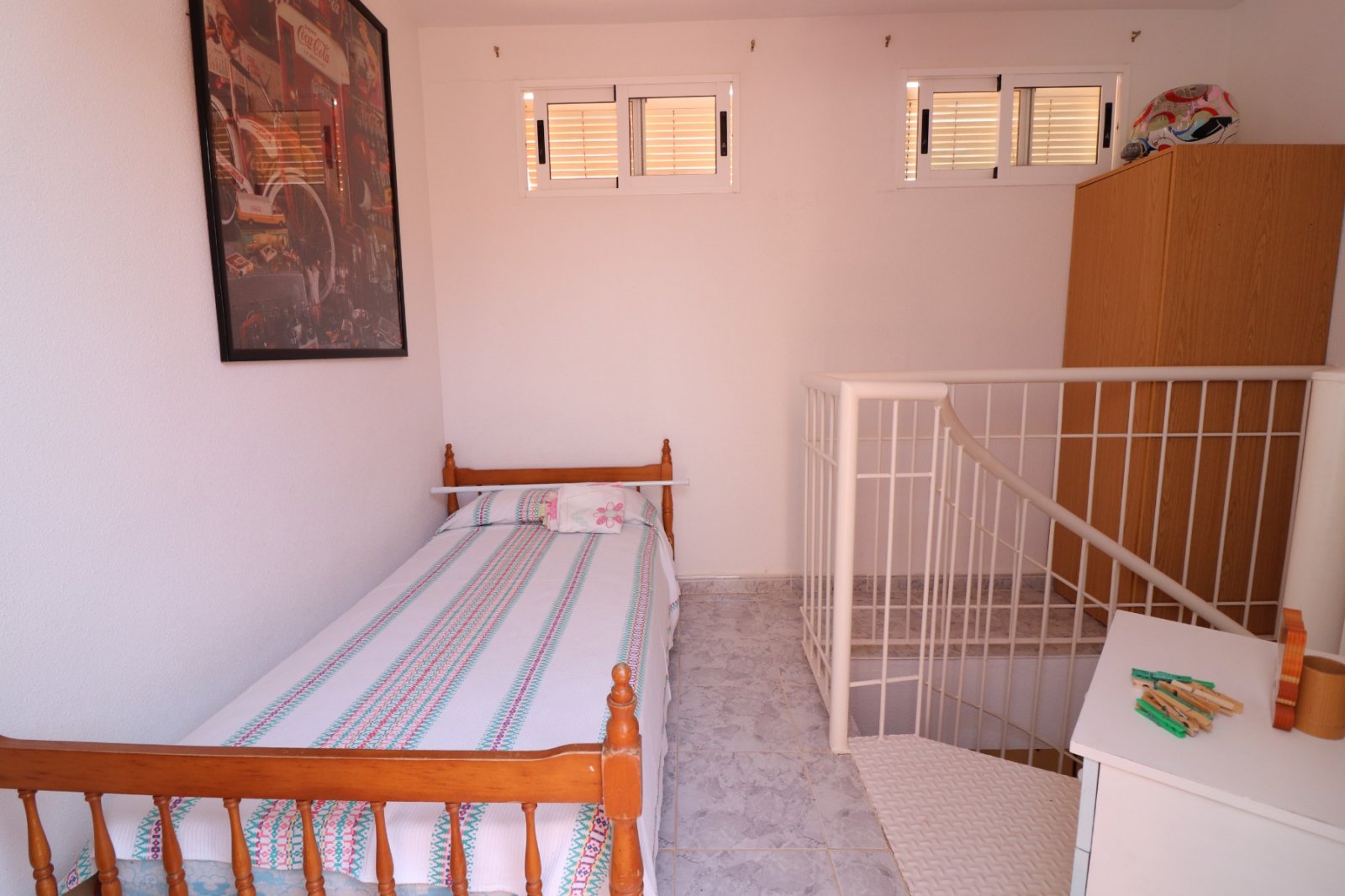 Top Floor Apartment with 2 bedrooms, 1 bathroom and communal pool in Playa Flamenca