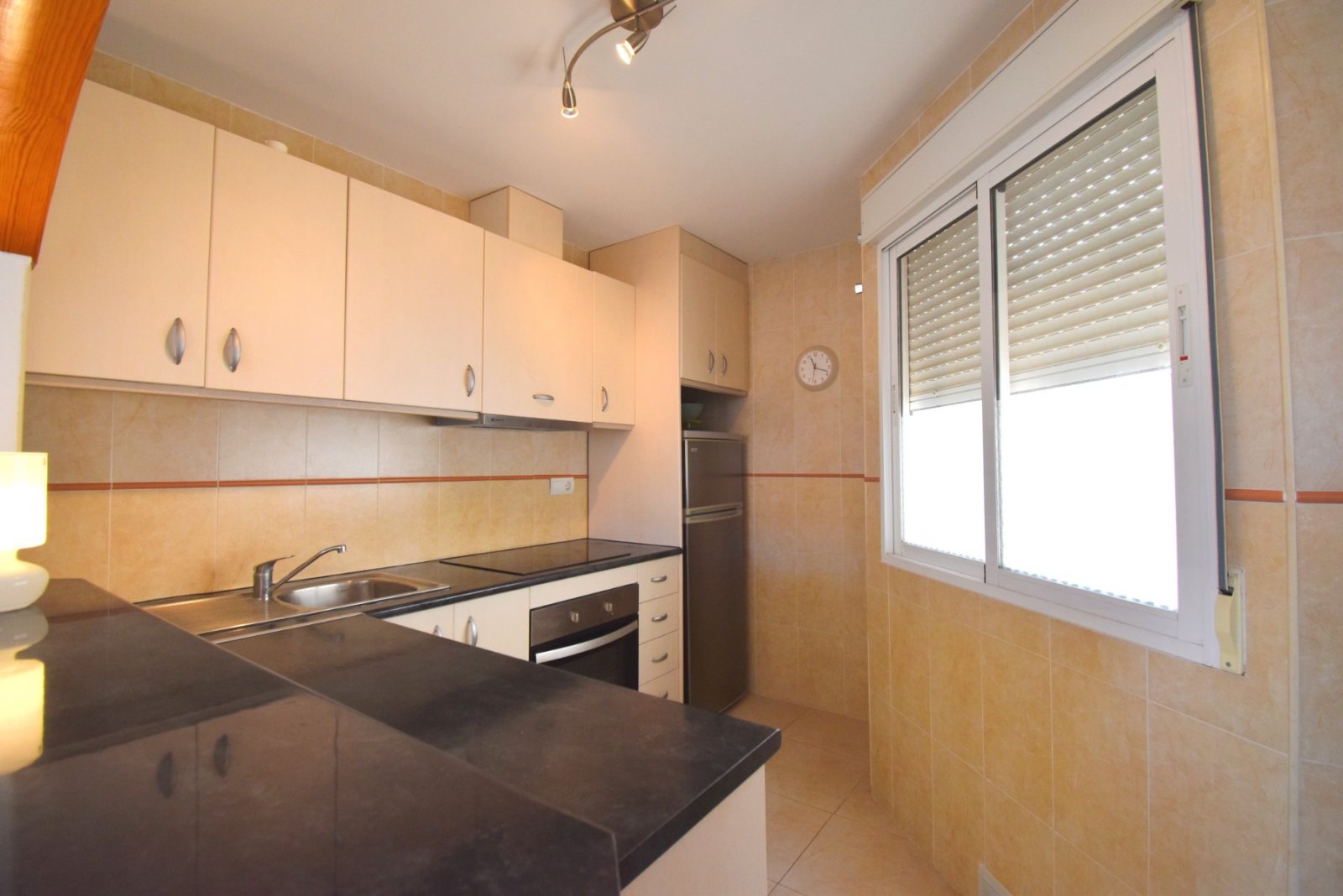 Top Floor Apartment with 2 bedrooms, 1 bathroom, roof terrace and communal pool