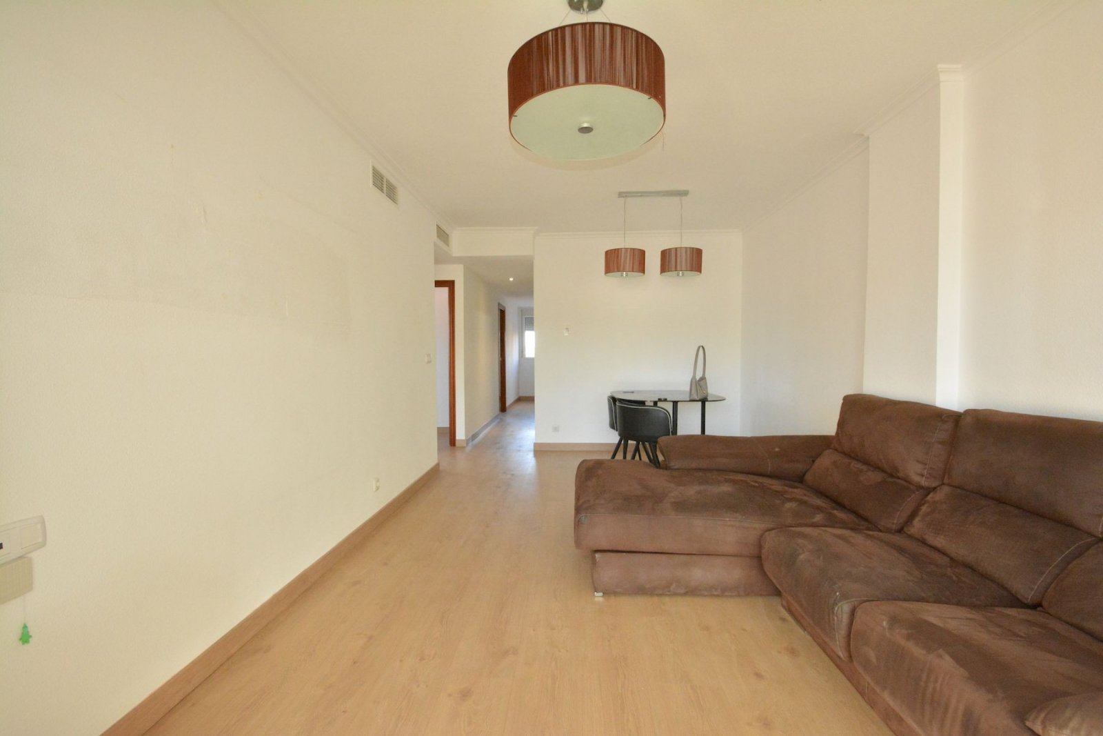 Apartment with 3 bedrooms, 2 bathrooms, communal pool and underground parking space