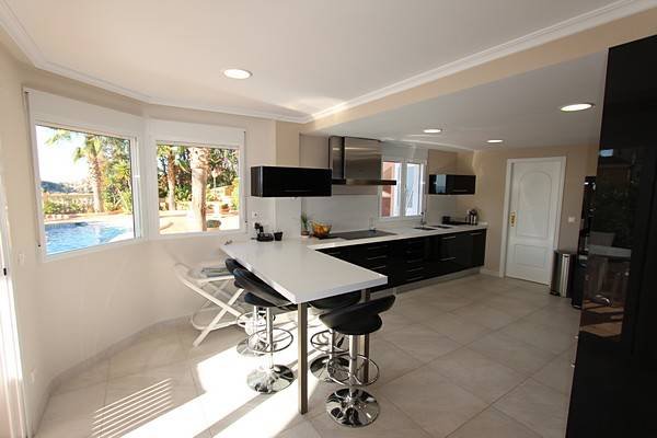 Beautiful villa with large private pool and impressive views over the coast