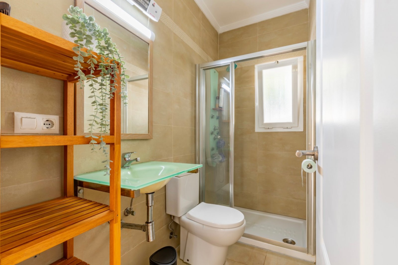 Villa mit 3 Schlafzimmern, 3 Bädern, Privatpool und Meerblick