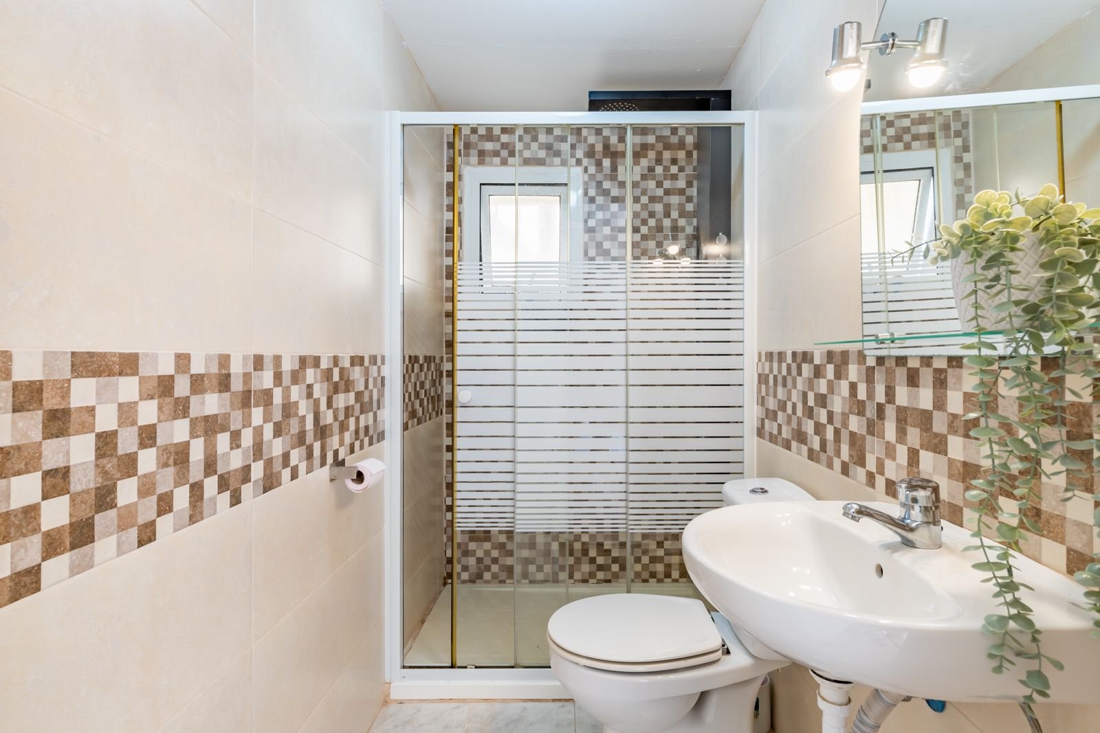 Villa mit 3 Schlafzimmern, 3 Bädern, Privatpool und Meerblick