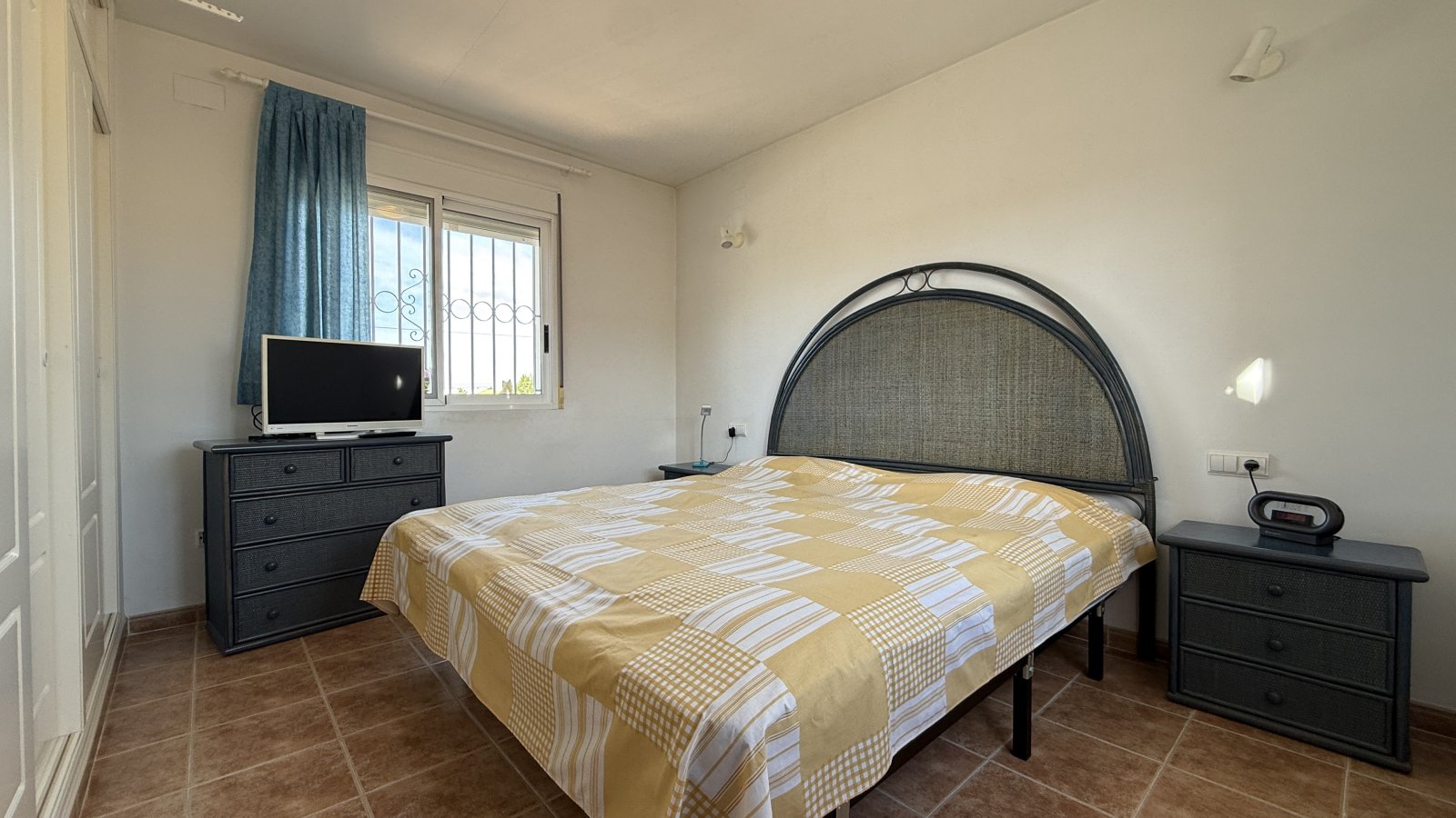 Sunny 3-Bedroom Villa with Pool