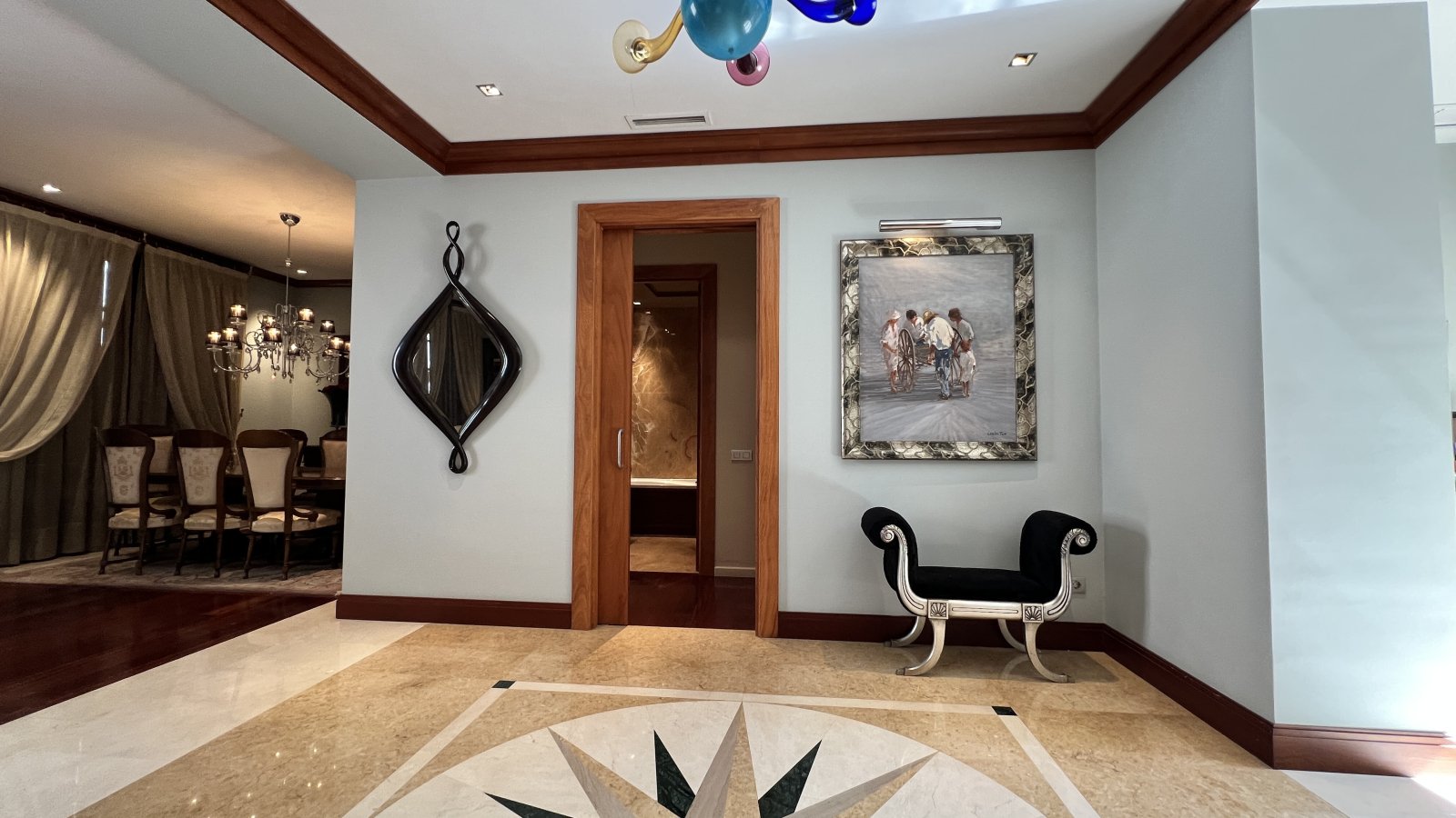 Prime Investment Property: Traditional Townhouse with Multiple Use Possibilities in the Center of Pego