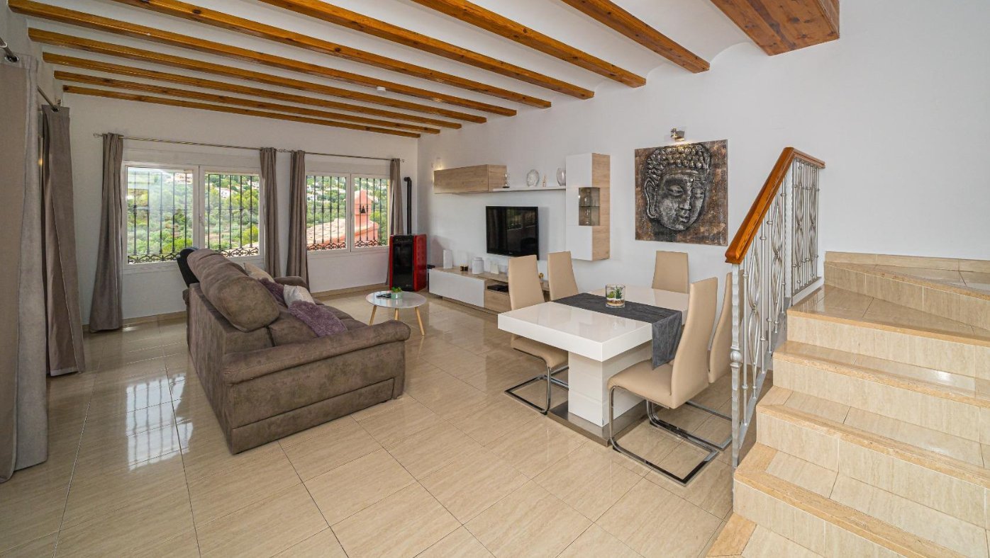 Wonderful villa for sale in Orba with beautiful views.The villa is located just 5 minutes from the town of Orba, in a very quiet urbanization.T...