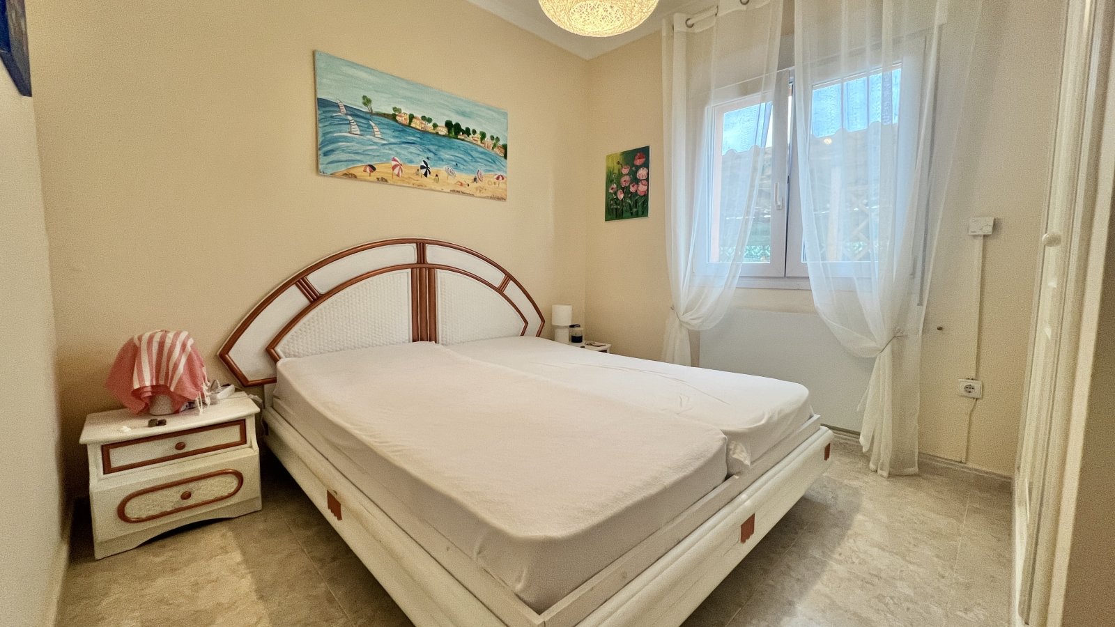 Great villa with good facilities and 3 bedrooms, pool, garage, and much more