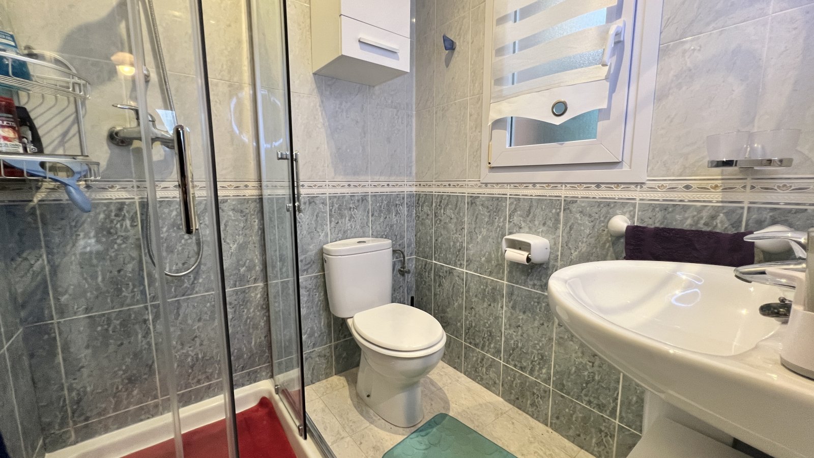 Great villa with good facilities and 3 bedrooms, pool, garage, and much more