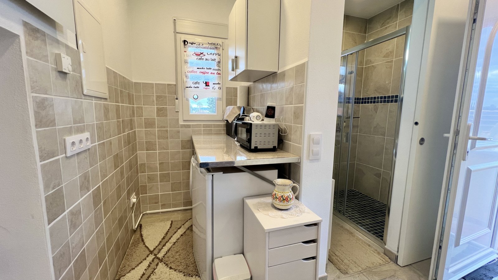 Great villa with good facilities and 3 bedrooms, pool, garage, and much more