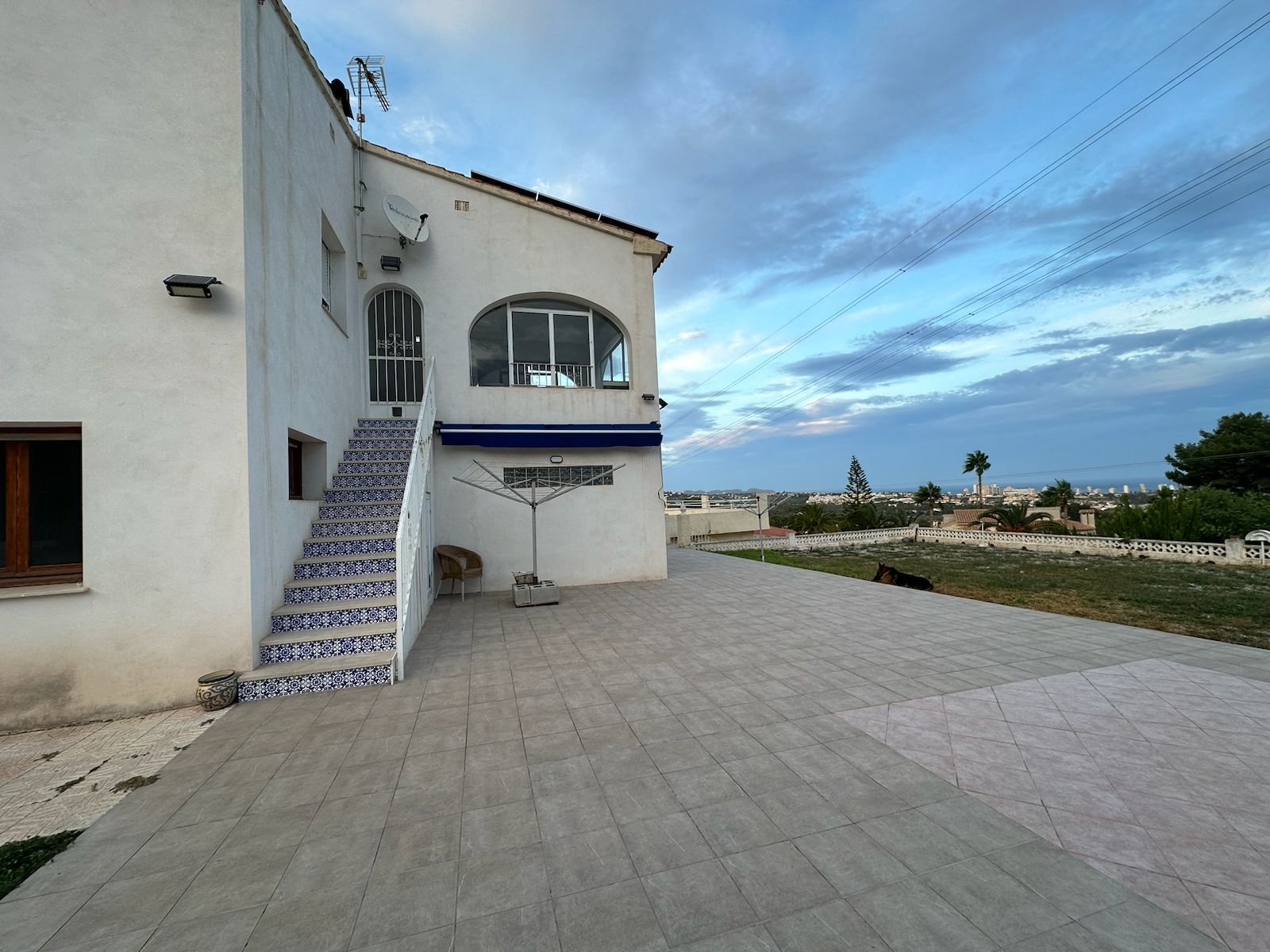 Villa with 2 independent homes, swimming pool and sea views