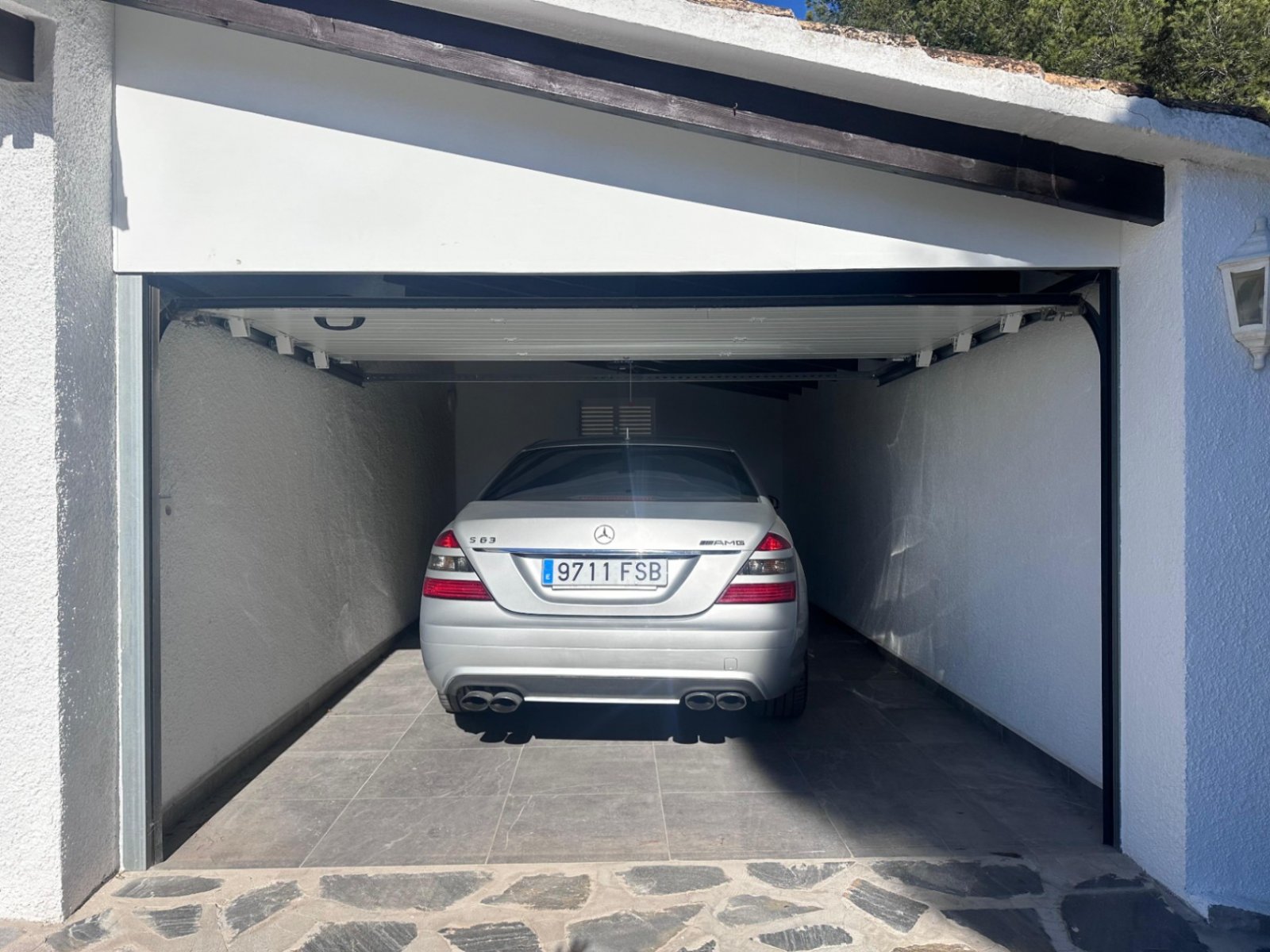 Single-storey villa with 3 bedrooms, 1 bathroom, 1 guest toilet, sea views and private pool in La Sabatera