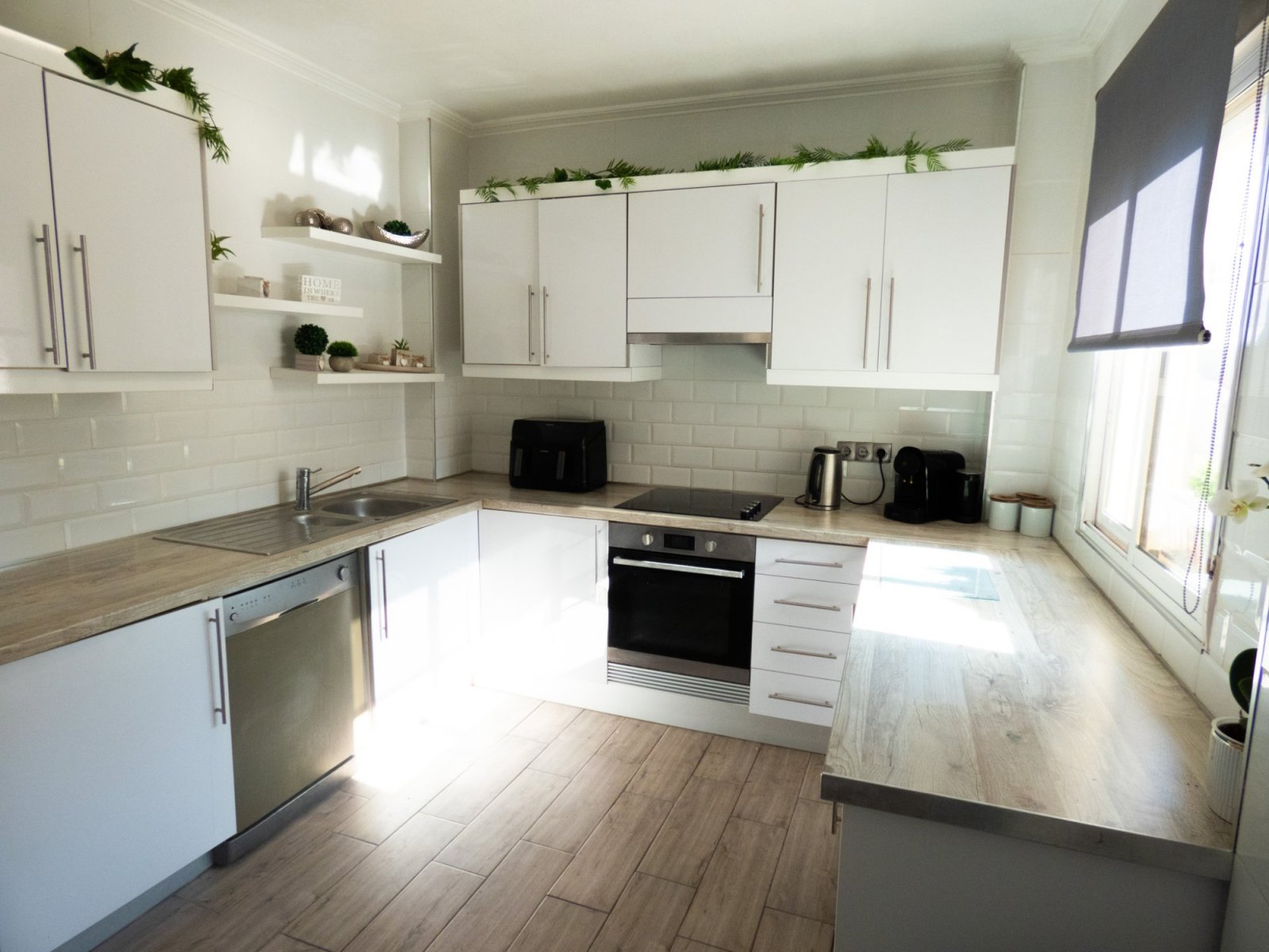 Villa with 4 bedrooms, 3 bathrooms, roof terrace, private pool and beautiful views