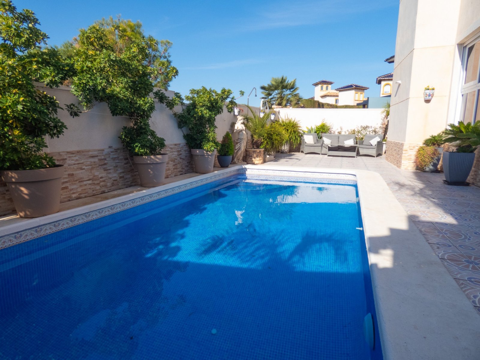 Villa with 4 bedrooms, 3 bathrooms, roof terrace, private pool and beautiful views