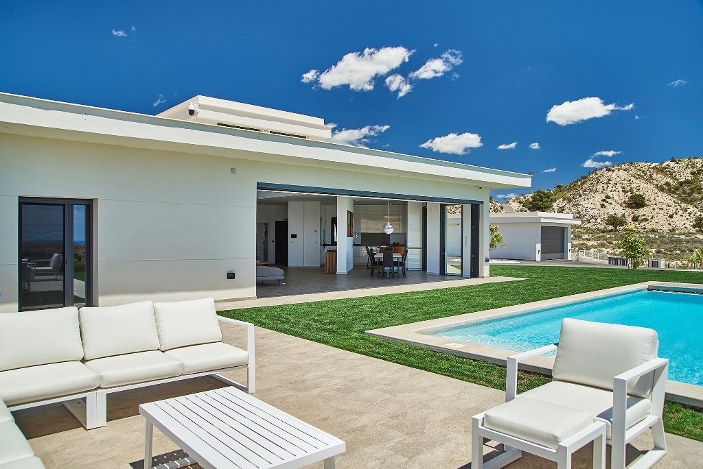 Modern luxury villa with 4 bedrooms, 4 bathrooms, private pool and breathtaking views