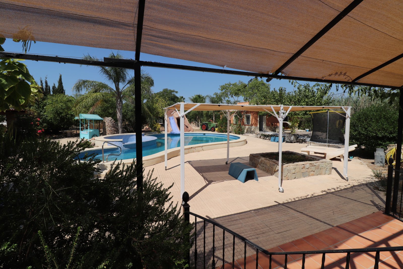 Stunning country villa with 7 bedrooms, 5 bathrooms, private pool and beautiful views on a large plot