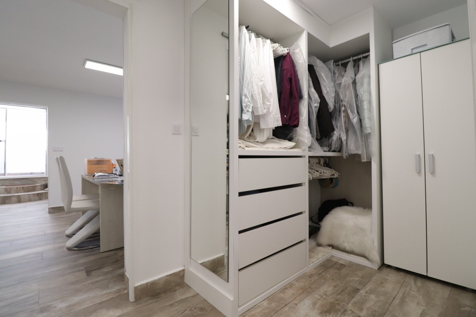 Villa with 4 bedrooms, 3 bathrooms, guest apartment and private pool in Las Filipinas