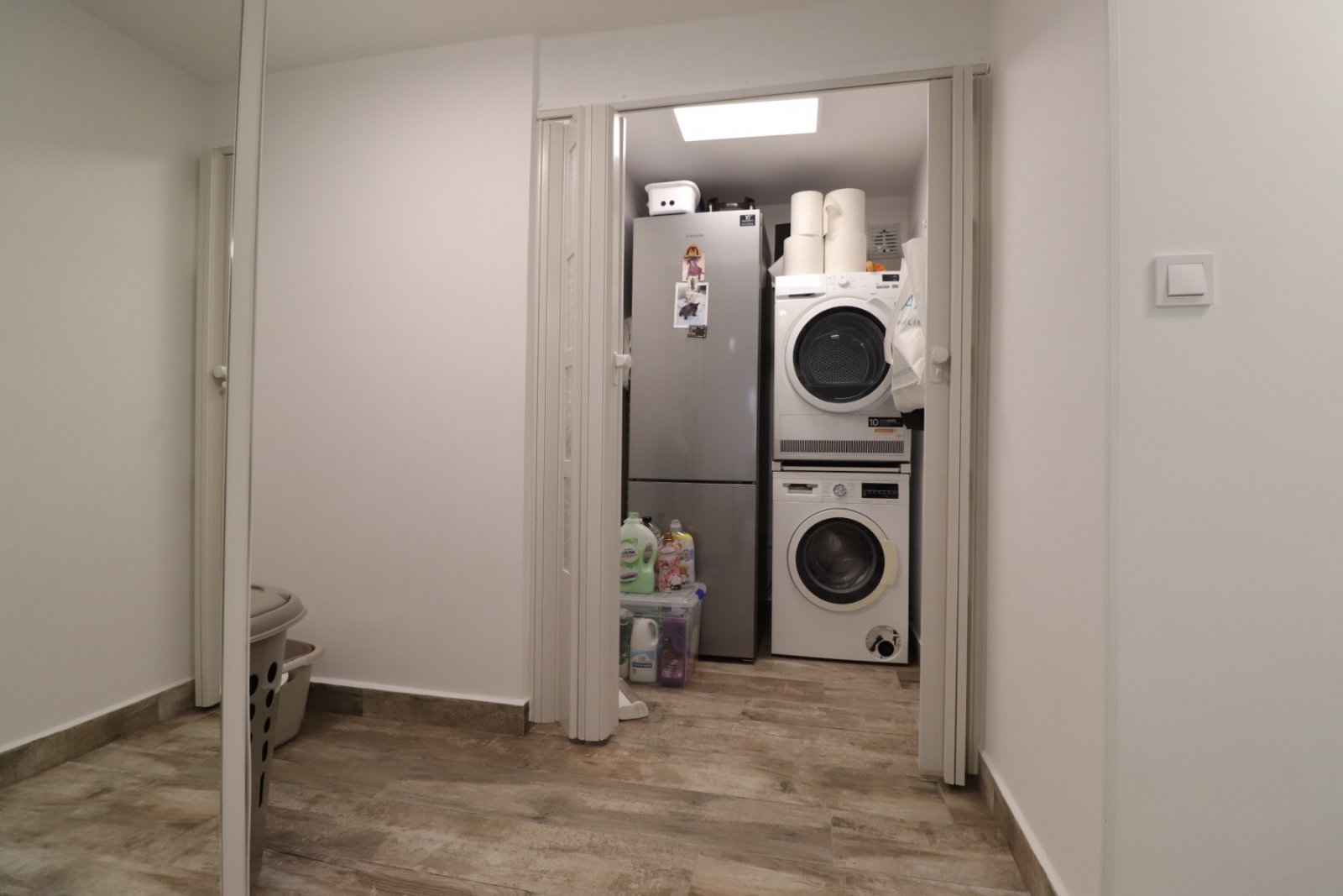 Villa with 4 bedrooms, 3 bathrooms, guest apartment and private pool in Las Filipinas