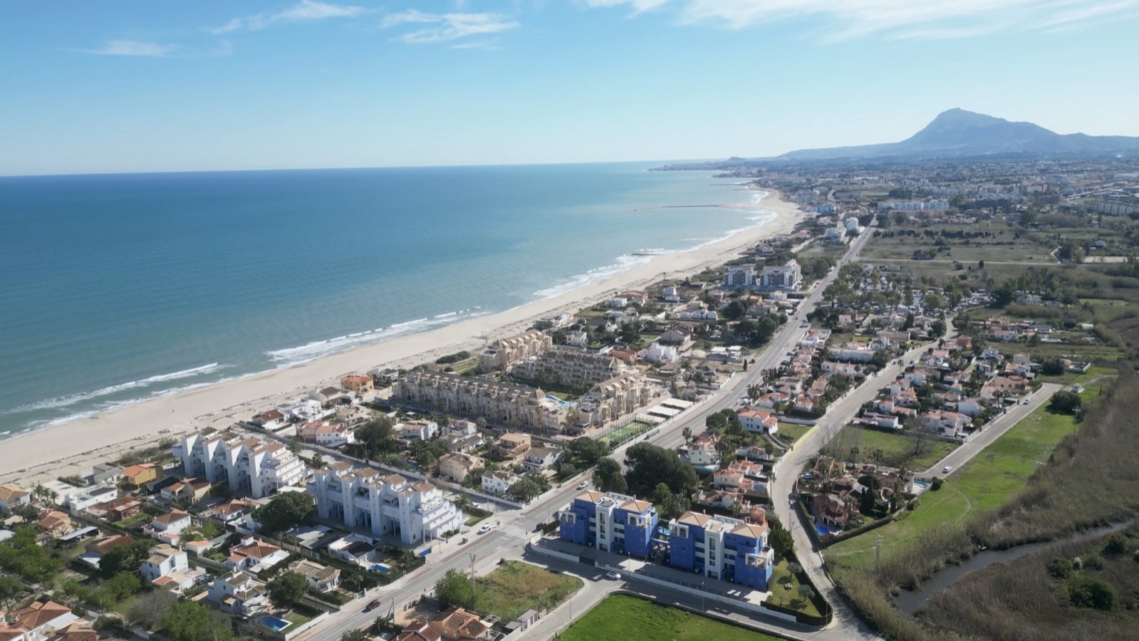 Villa with 3 bedrooms and 3 bathrooms 400 meters from Les Deveses Beach