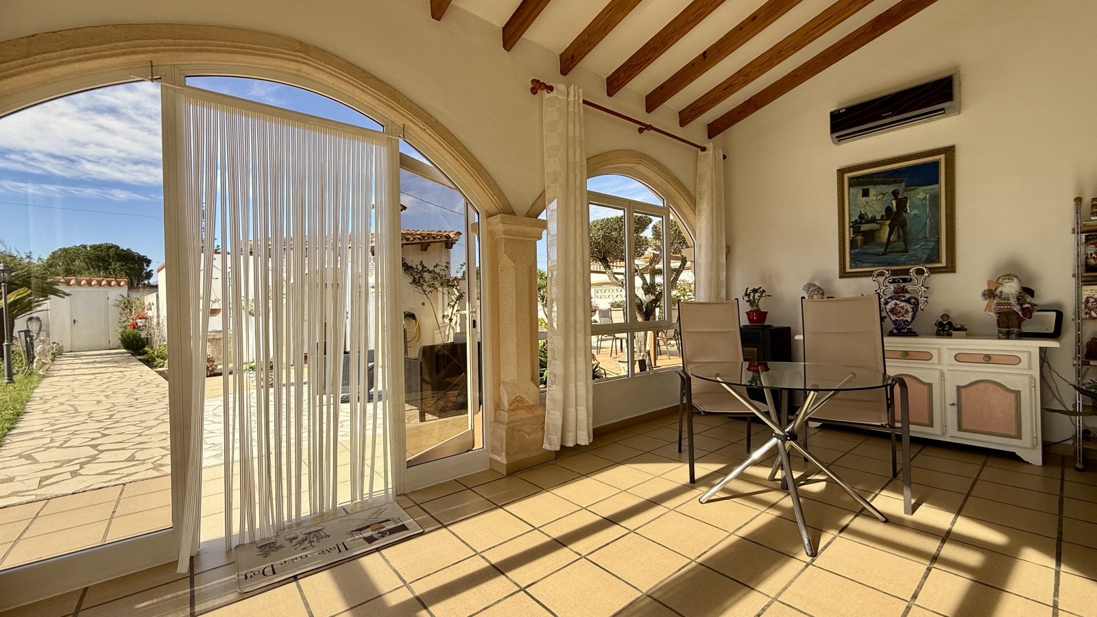 Villa with 3 bedrooms and 3 bathrooms 400 meters from Les Deveses Beach