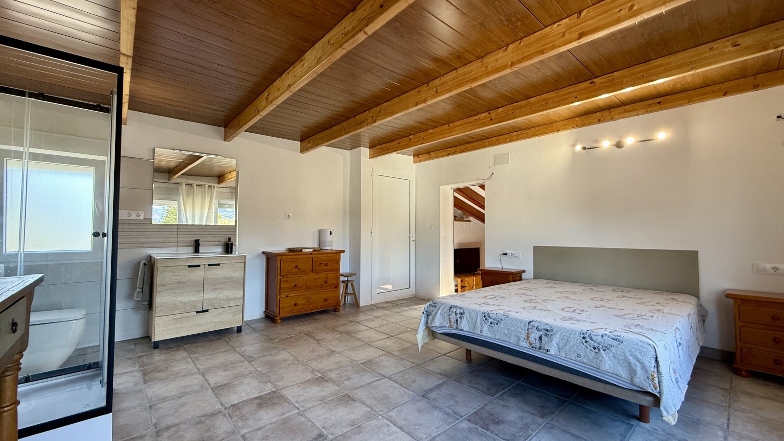 Villa with 3 bedrooms and 3 bathrooms 400 meters from Les Deveses Beach