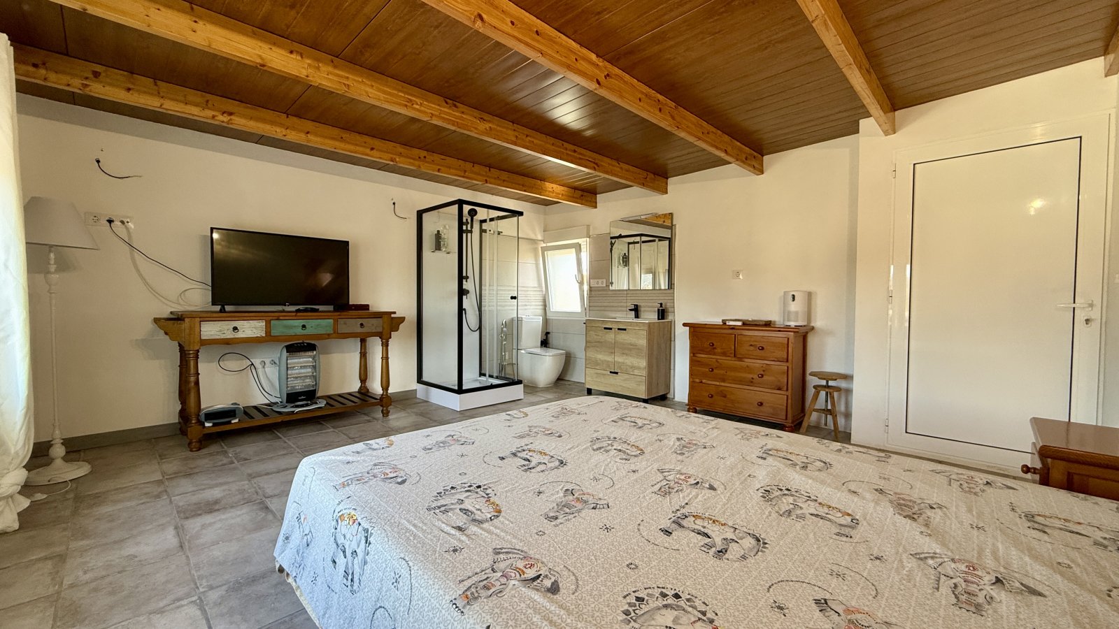 Villa with 3 bedrooms and 3 bathrooms 400 meters from Les Deveses Beach