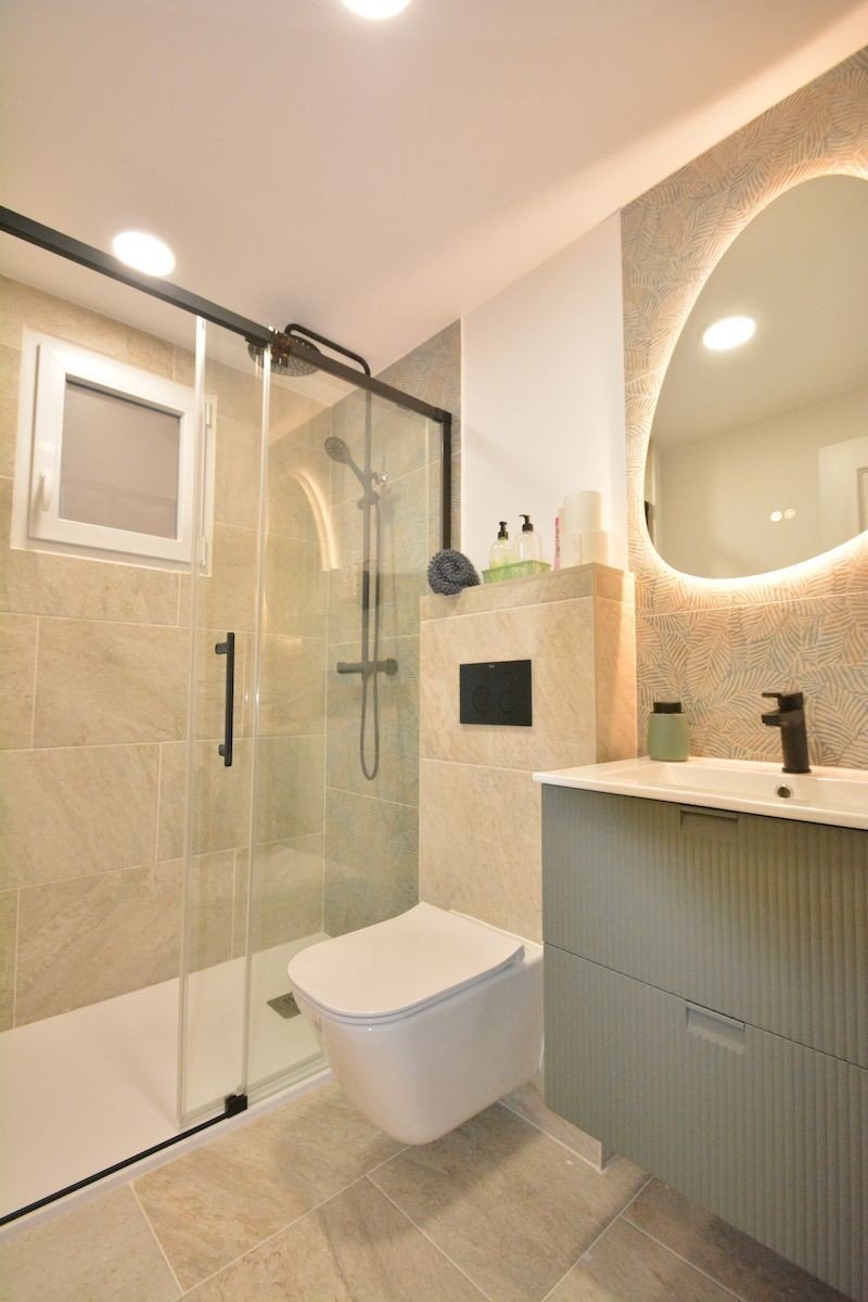 Renovated ground floor apartment just 200 m from the beach