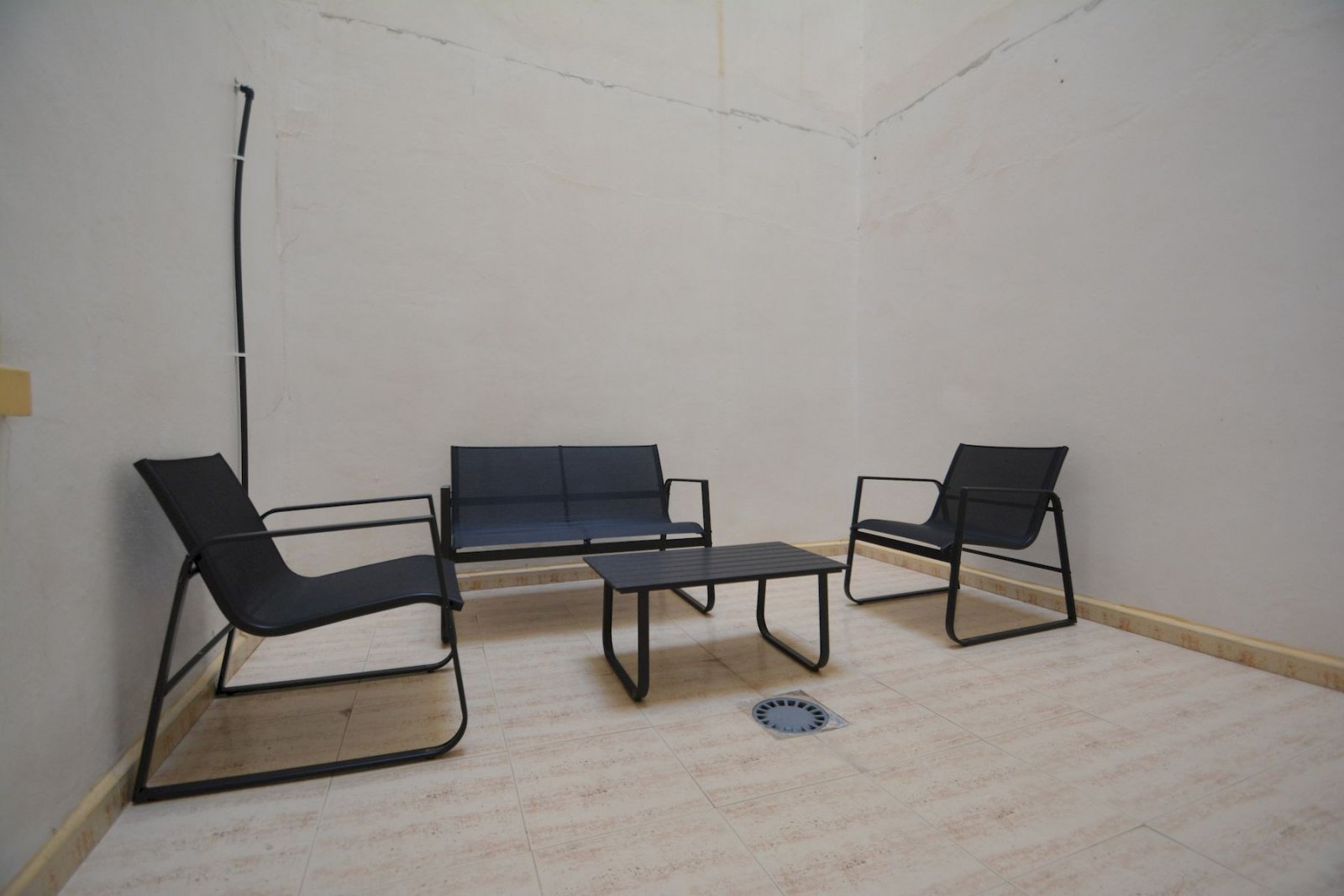 Renovated ground floor apartment just 200 m from the beach