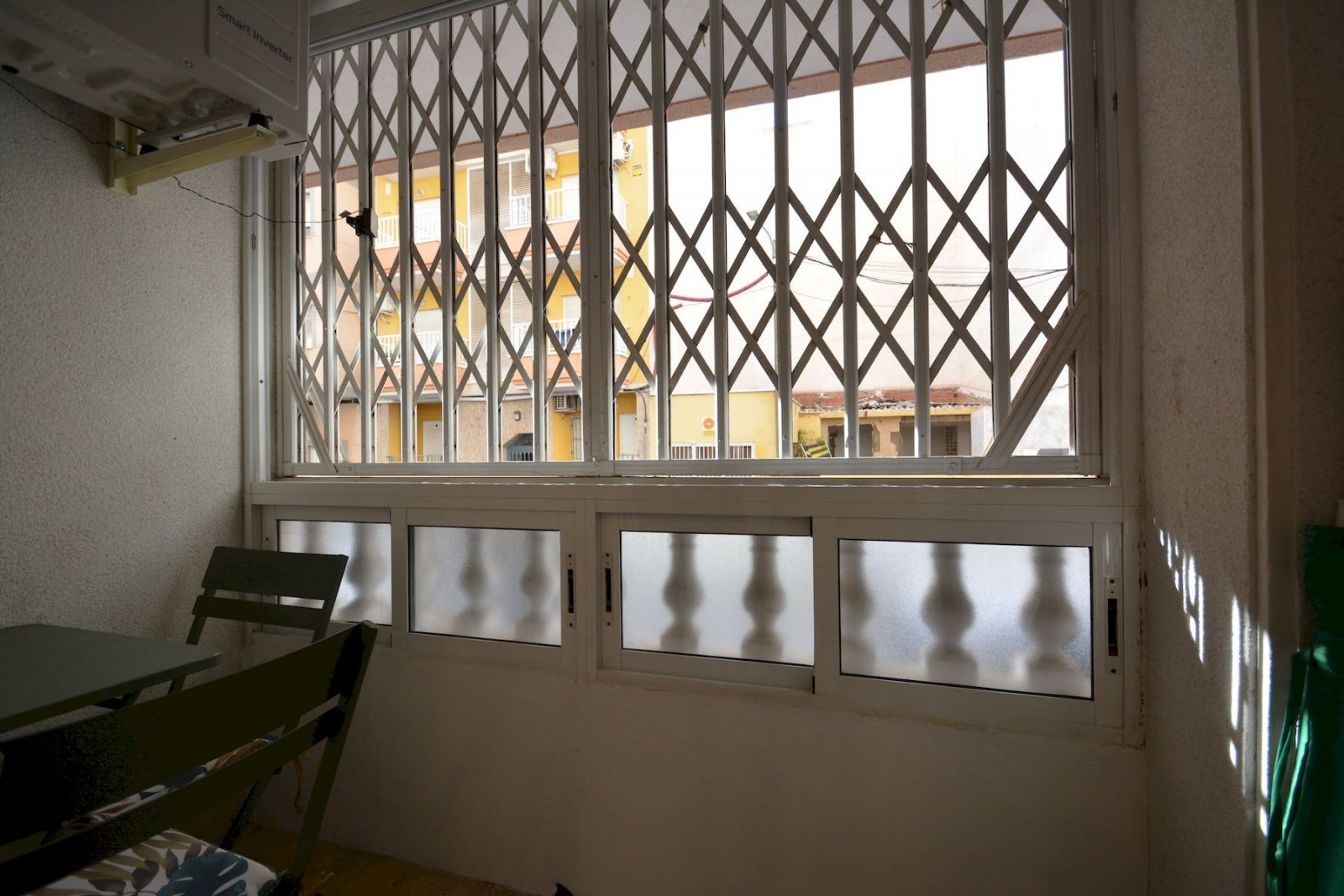 Renovated ground floor apartment just 200 m from the beach