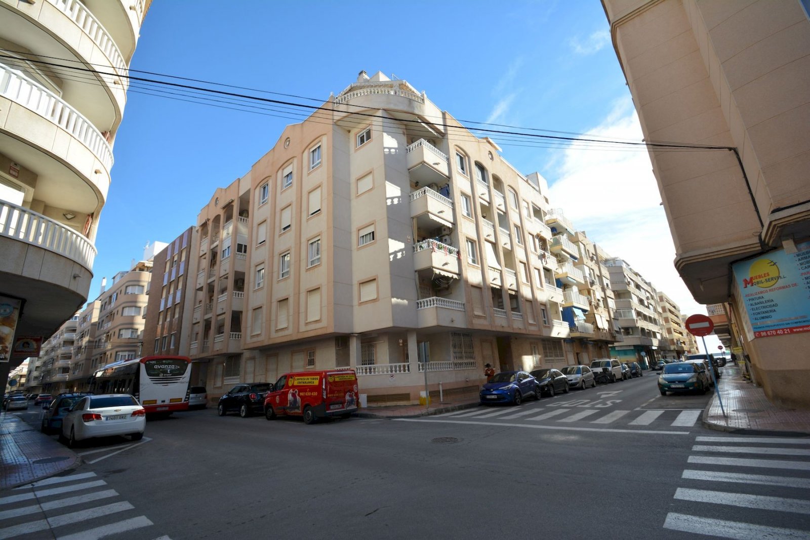 Renovated ground floor apartment just 200 m from the beach