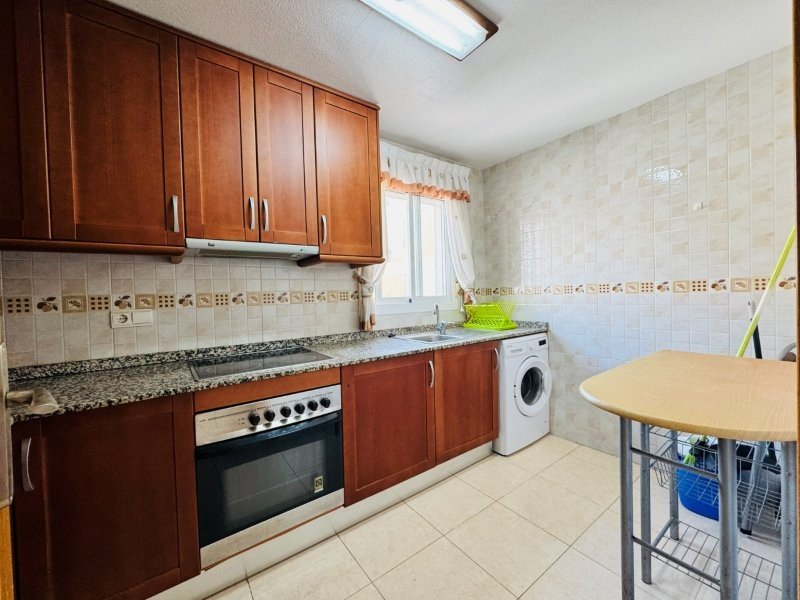 Apartment with 2 bedrooms, 1 bathroom, underground parking space and communal pool