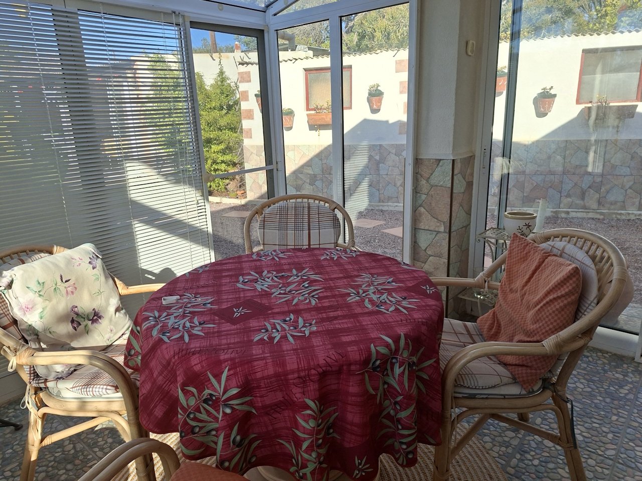 Villa with guest house, private pool and fantastic sea views