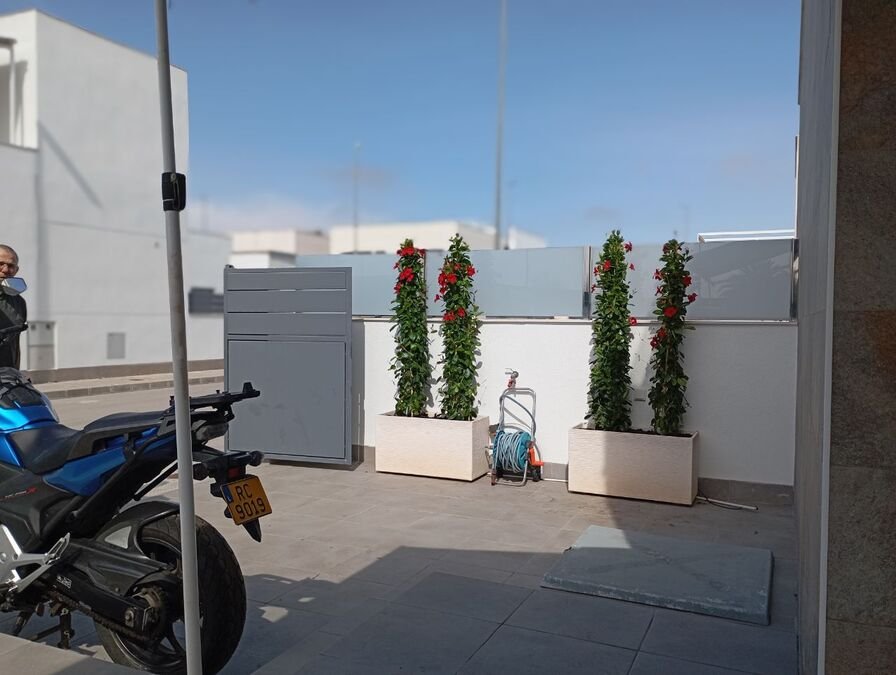 Modern villa with 3 bedrooms, 3 bathrooms, a roof terrace and a private pool