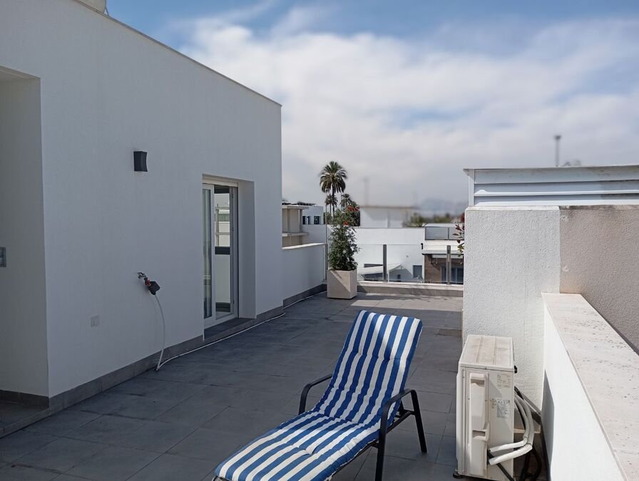 Modern villa with 3 bedrooms, 3 bathrooms, a roof terrace and a private pool