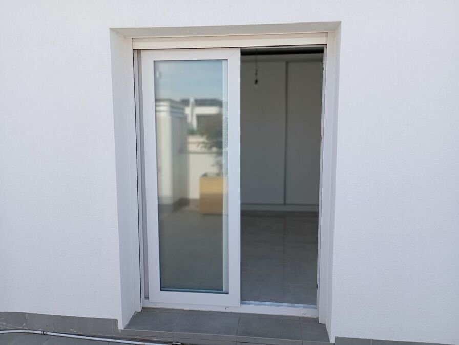 Modern villa with 3 bedrooms, 3 bathrooms, a roof terrace and a private pool