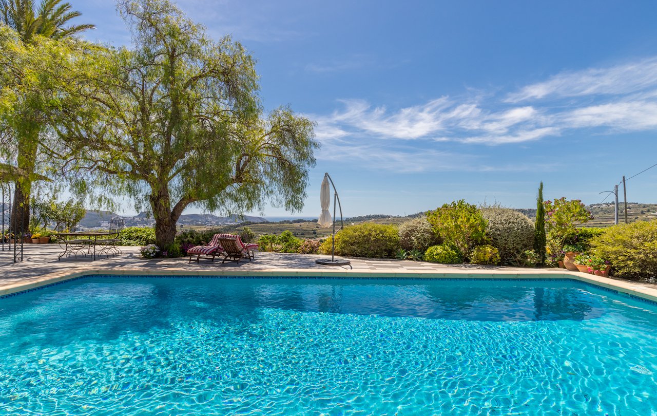 Fantastic rustic estate in traditional Valencian style with every luxury detail