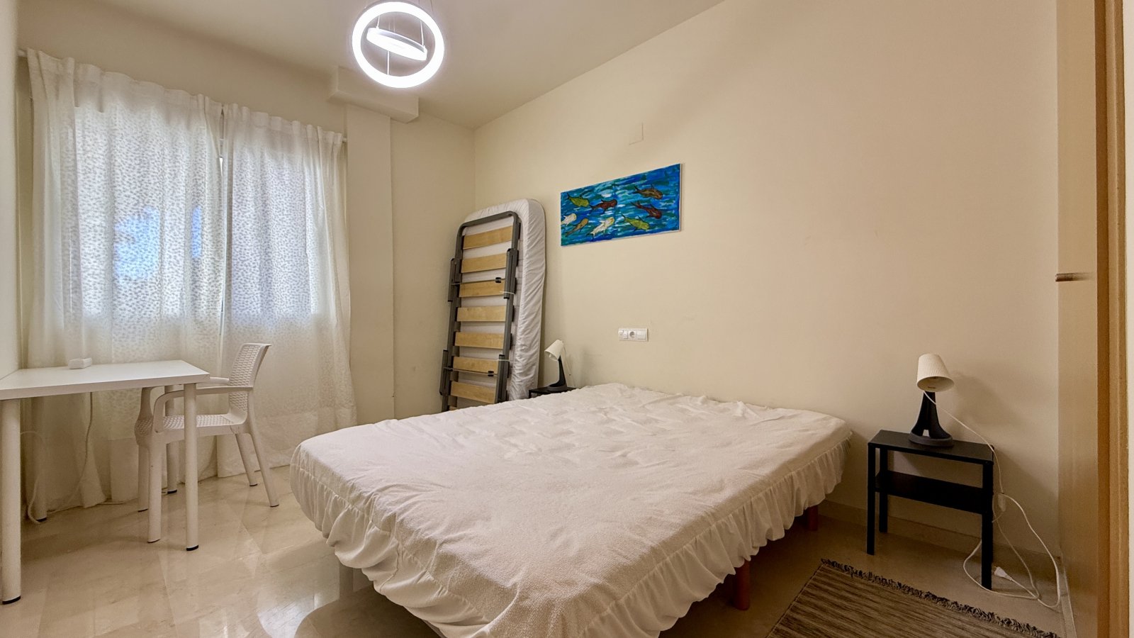 Beautiful apartment with stunning views, parking space and shared amenities