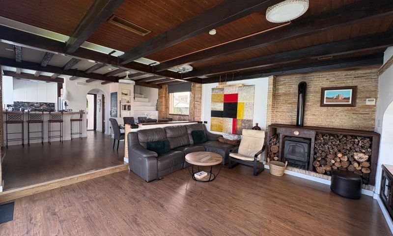 Detached house in a rustic-modern style with private pool, hot tub, and basement