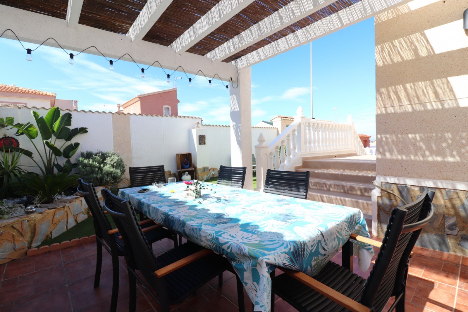 West Facing Detached Villa with 2 bedrooms, 2 bathrooms and private pool