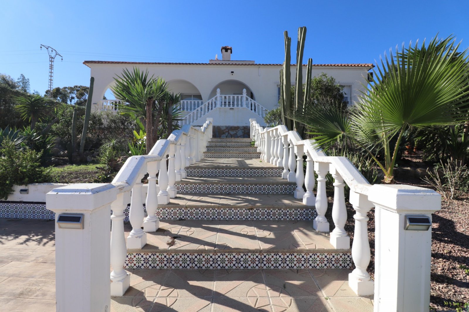 Spacious Villa in Lomas de la Juliana with 4 bedrooms, 2 bathrooms, private pool and garage