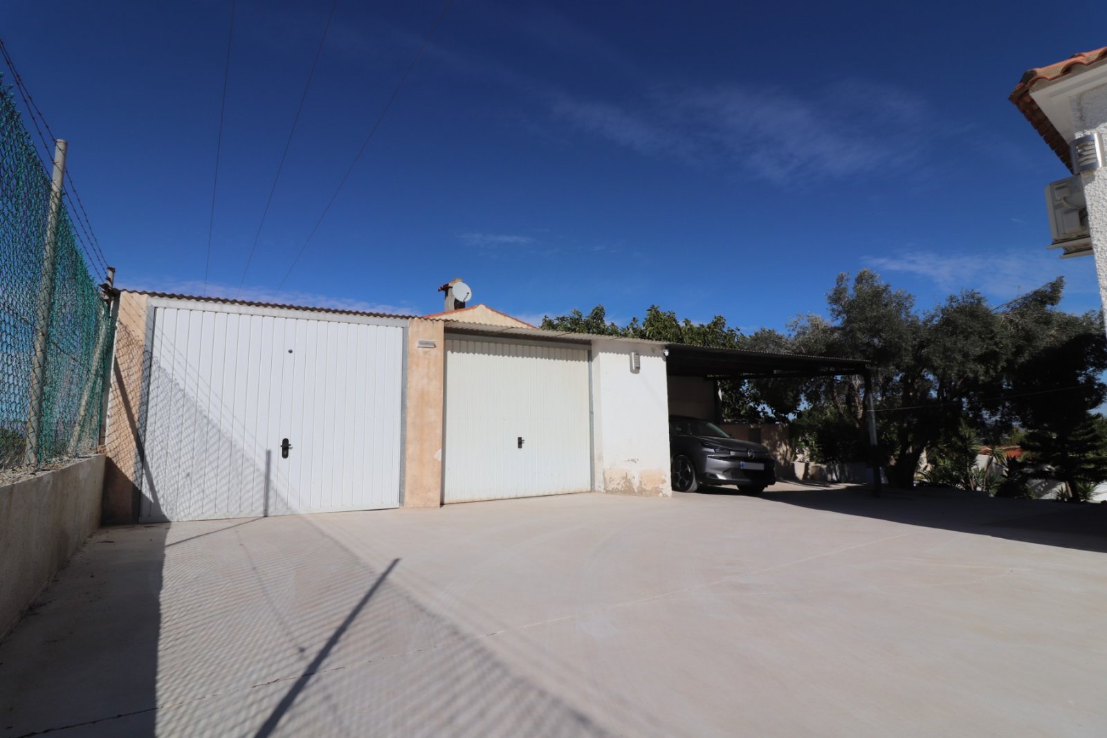 Spacious Villa in Lomas de la Juliana with 4 bedrooms, 2 bathrooms, private pool and garage