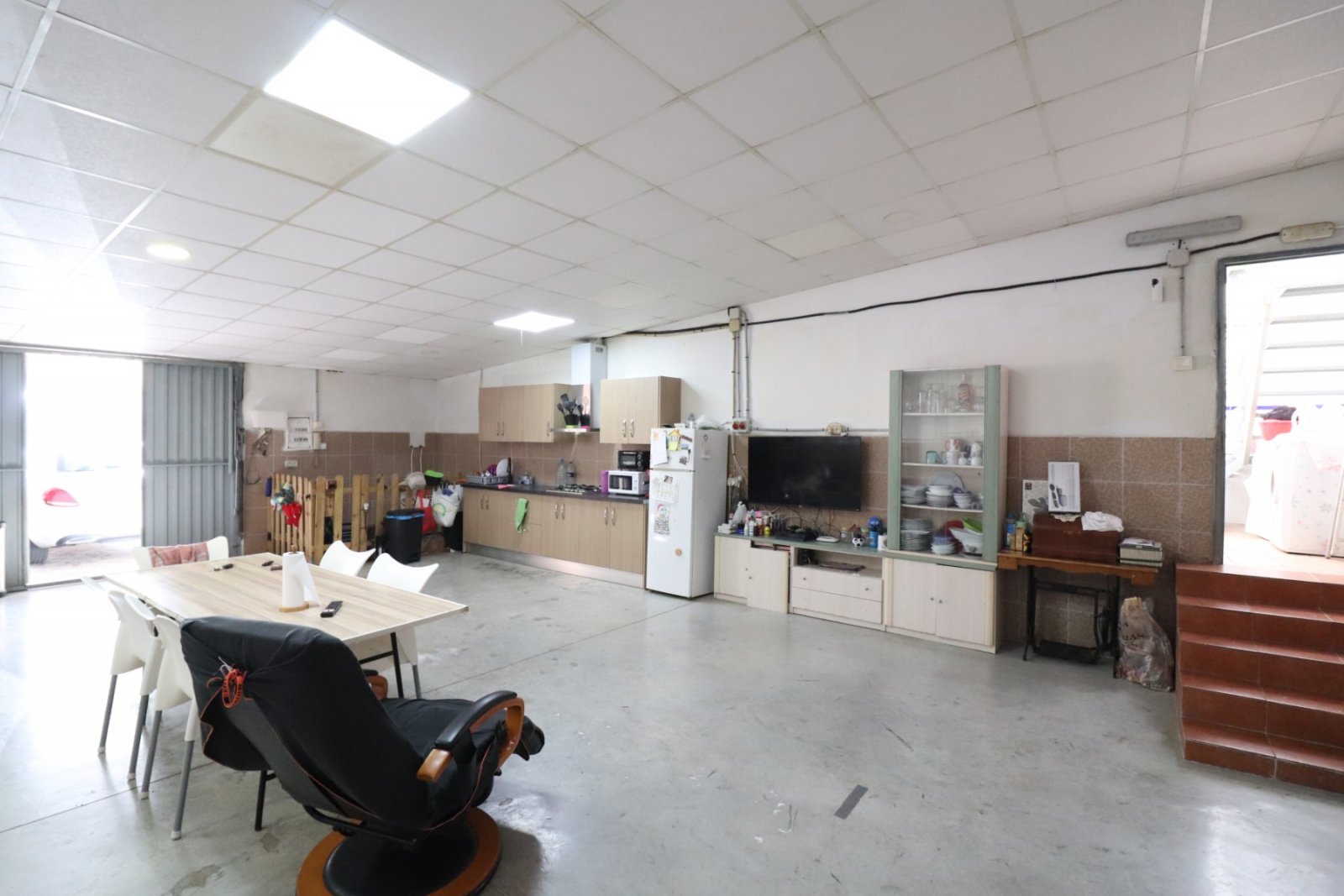 Villa with 3 bedrooms, 1 bathroom, 1 guest toilet, garage and private pool