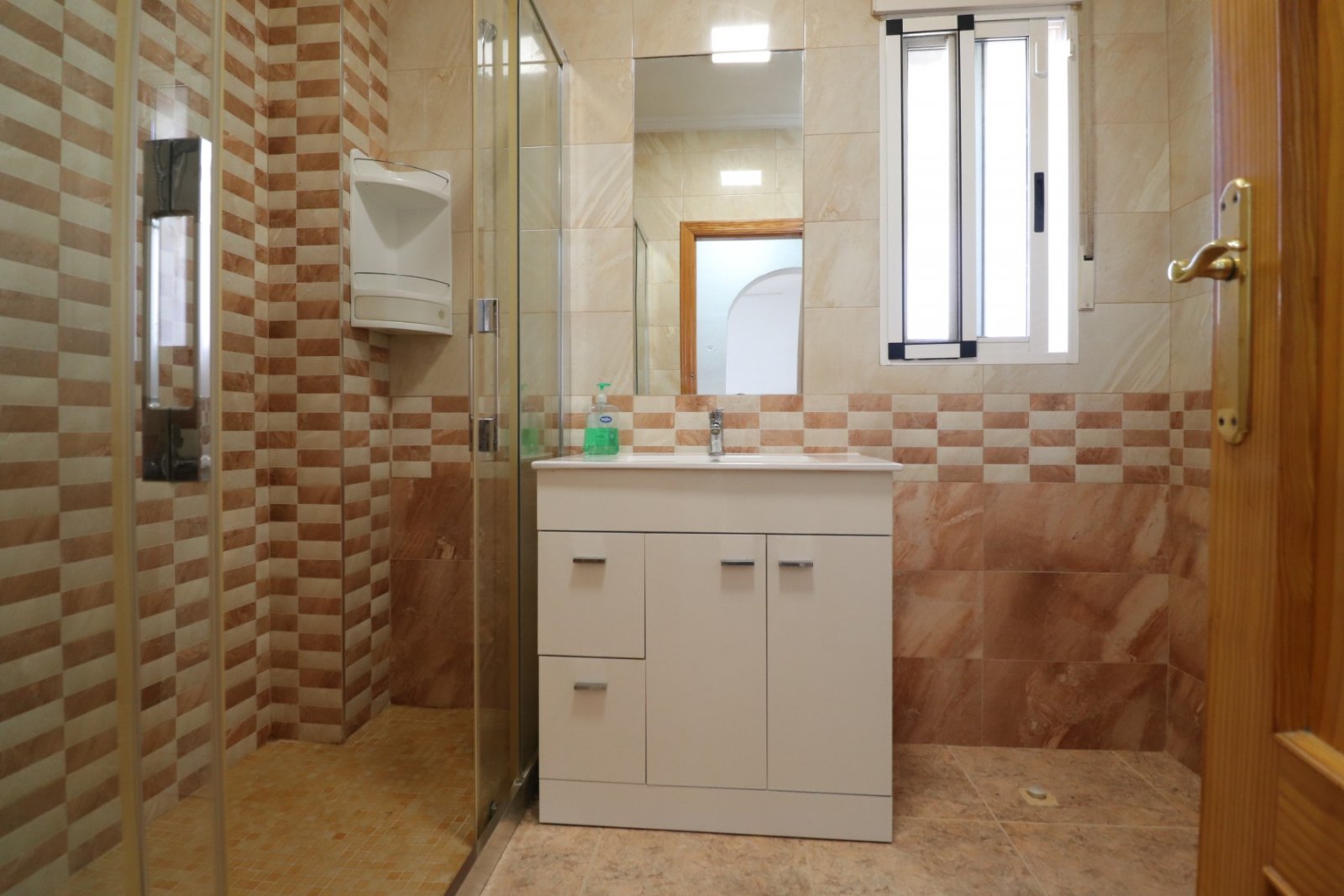 Villa with 2 bedrooms, 2 bathrooms, a garage, a roof terrace and a parking space in Atalaya Park