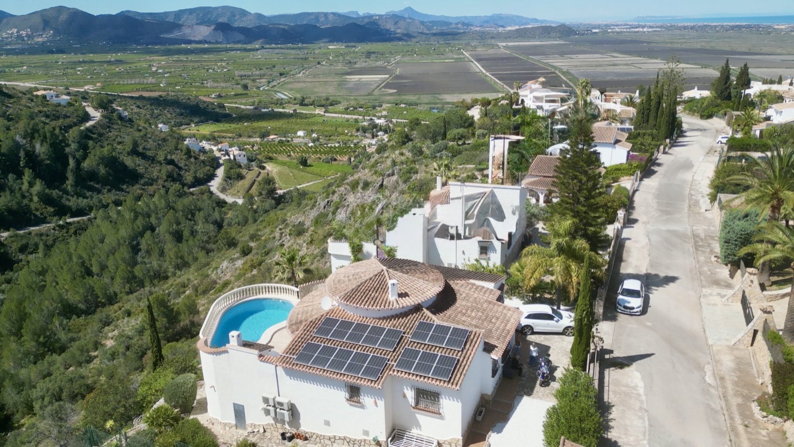 Ground-floor, fully equipped villa with 3 bedrooms, wintersun and privacy