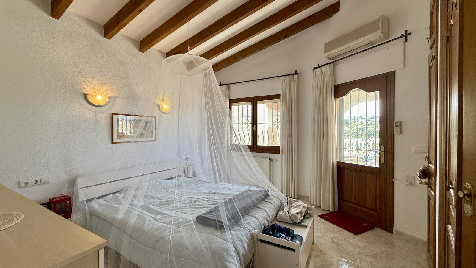 Ground-floor, fully equipped villa with 3 bedrooms, wintersun and privacy
