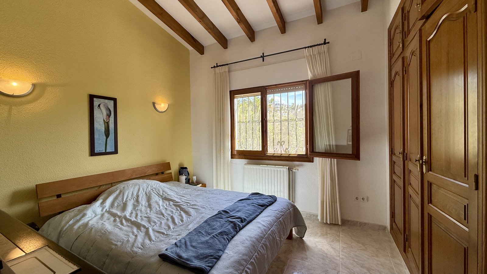 Ground-floor, fully equipped villa with 3 bedrooms, wintersun and privacy