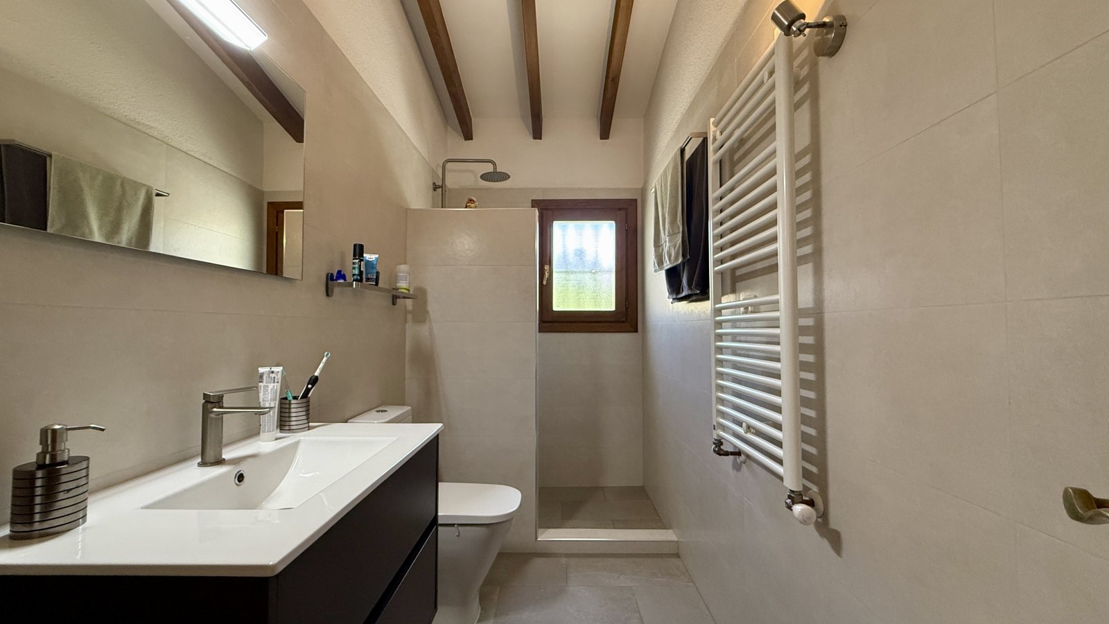 Ground-floor, fully equipped villa with 3 bedrooms, wintersun and privacy