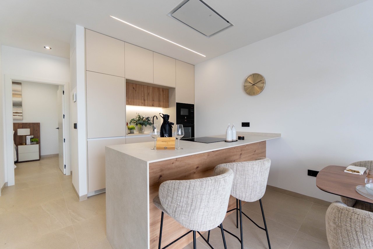 Villas with 3 bedrooms, 3 bathrooms, pre-installation air conditioning, fitted kitchens with white goods, private parking and private pool