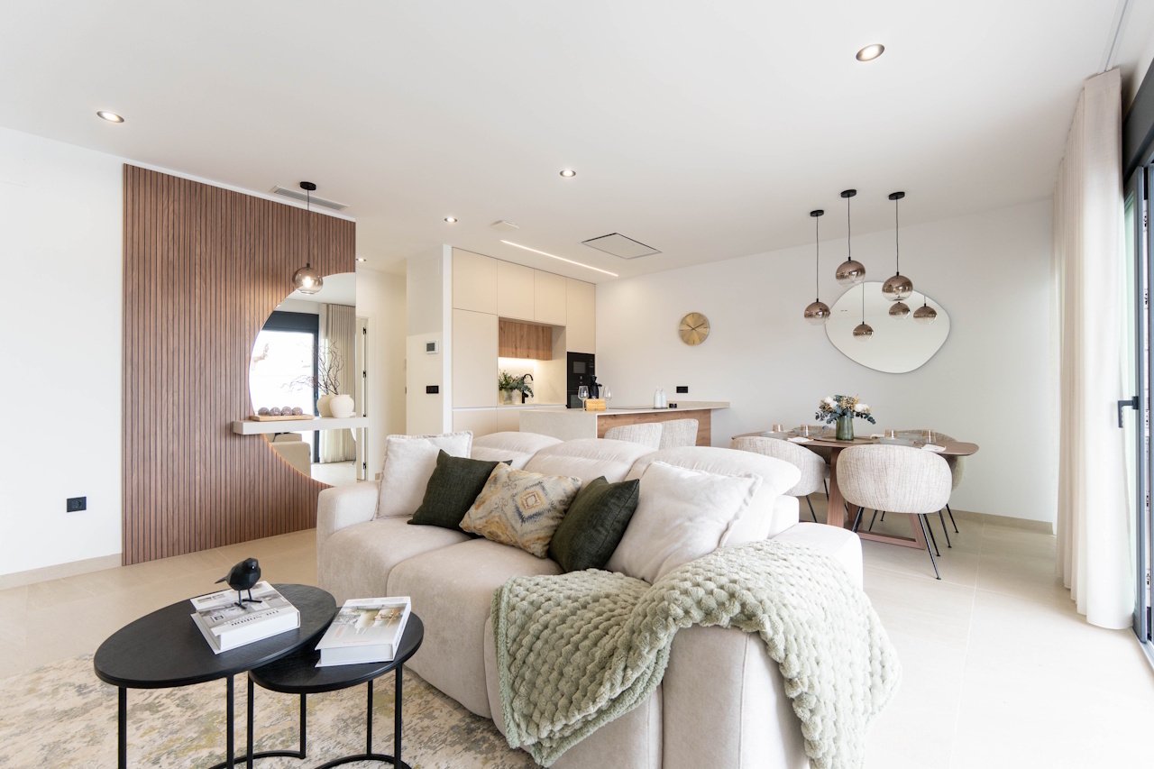 Villas with 3 bedrooms, 3 bathrooms, pre-installation air conditioning, fitted kitchens with white goods, private parking and private pool